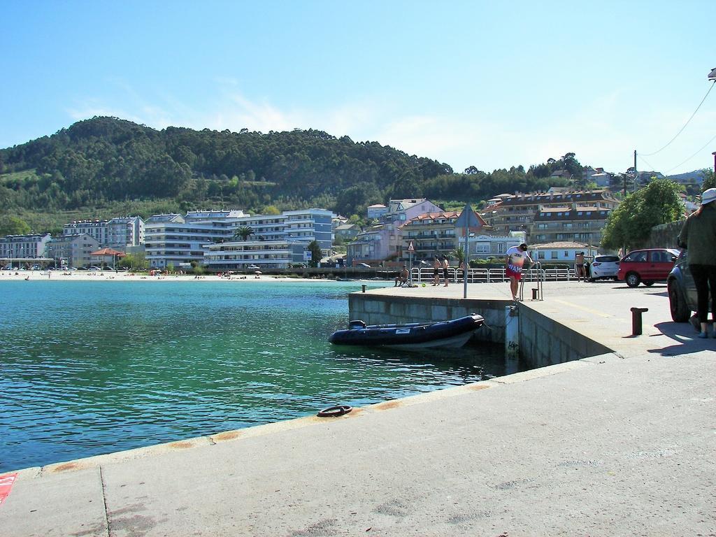 Hostal Santa Marta Playa Baiona Bagian luar foto