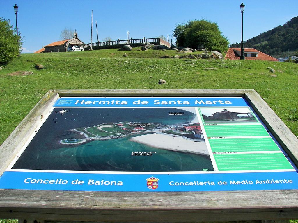 Hostal Santa Marta Playa Baiona Bagian luar foto
