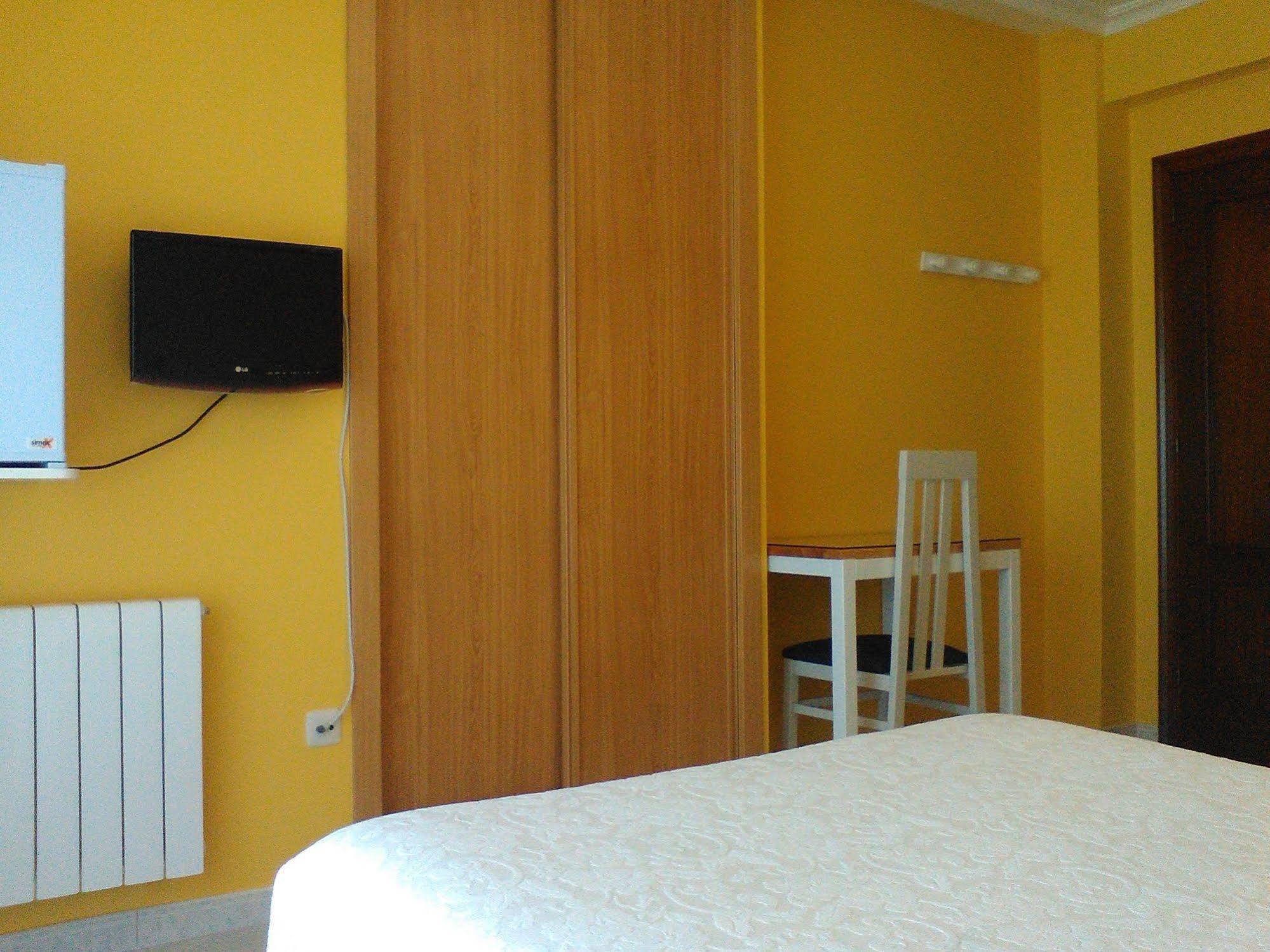 Hostal Santa Marta Playa Baiona Bagian luar foto